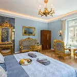 Апартаменты Superb Arena View Пула