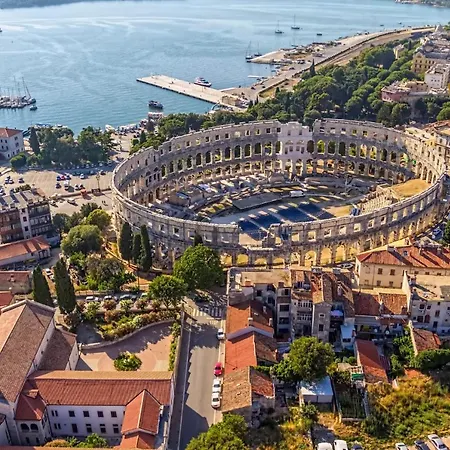Superb Arena View Apartament Pula