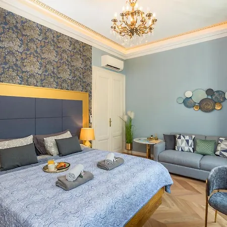 Superb Arena View بولا