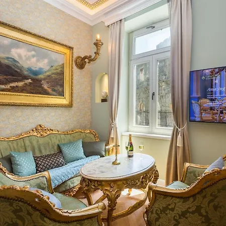 Superb Arena View Apartament *